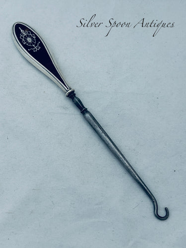 Good quality large English sterling button hook, Birmingham, 1923