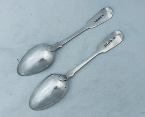 Odd pair of English sterling dessert spoons, London, 1835 & 1845