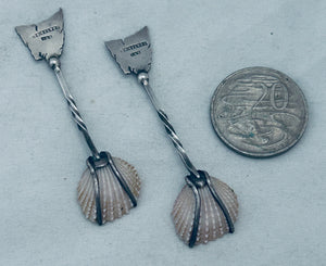 Pair of Tasmanian sterling and Trigonia shell salt spoons, Taylor & Sharp, Hobart, 1900-1920