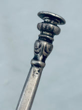 Load image into Gallery viewer, Rare Early English Seal Top Spoon, Daniel Cary, London, 1612